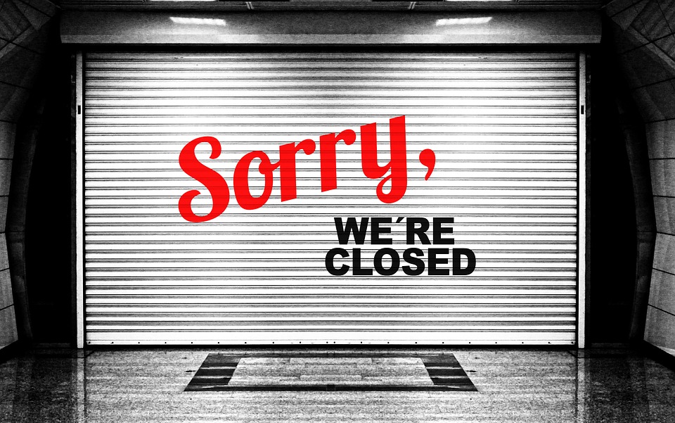 Alleged topless croupiers and cock fights lead to 1xBet shutdown